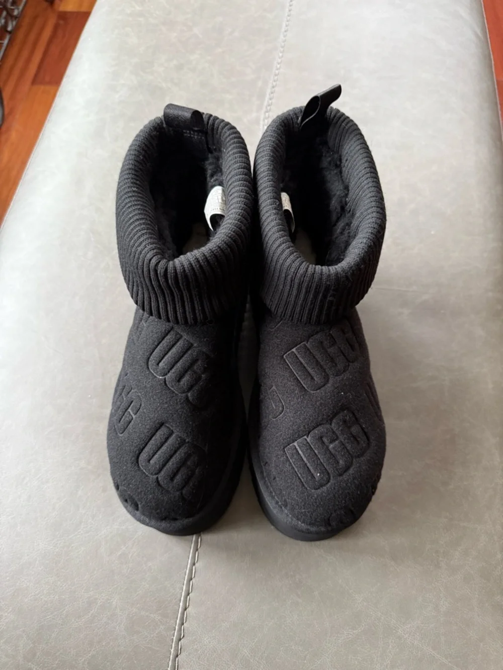 UGG Black Quilted Logo Ankle Boots with Knit Cuff - Women's Size 8 - Picture 6 of 6